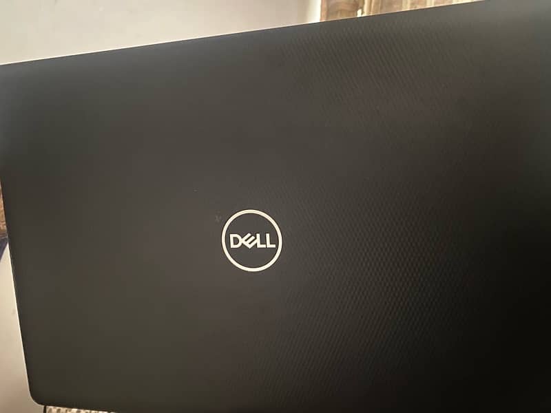 Dell Inspiron 15 3000 2