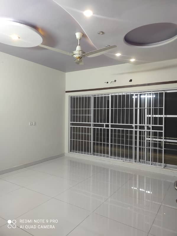 1 KANAL BEAUTIFUL UPPER PORTION AVAILABLE FOR RENT IN VALANCIA HOUSING SOCIETY 8