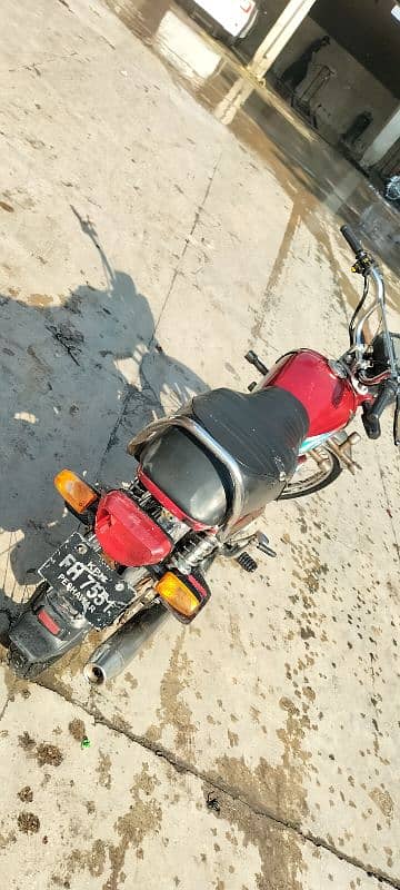 Hi I M Selling Honda 70 2012 model 6