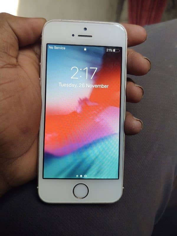 I phone s5 16gb condition 9by10 0