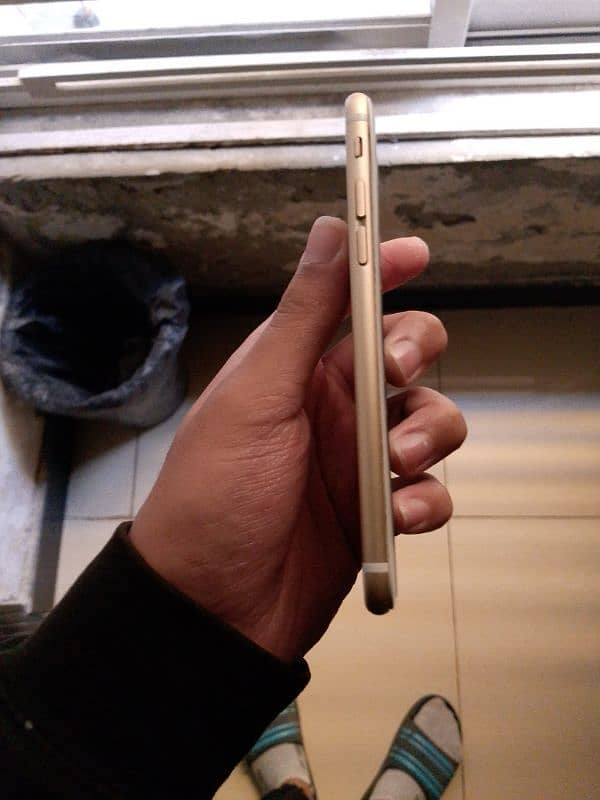 iphone 6S pta approve in good condition 3