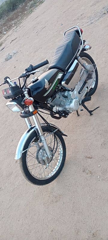 Honda 125 Model 2023 Karachi number 0312/24/92/688 8