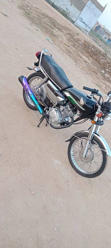 Honda 125 Model 2023 Karachi number 0312/24/92/688 9