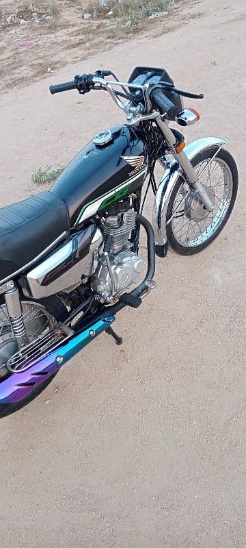 Honda 125 Model 2023 Karachi number 0312/24/92/688 12