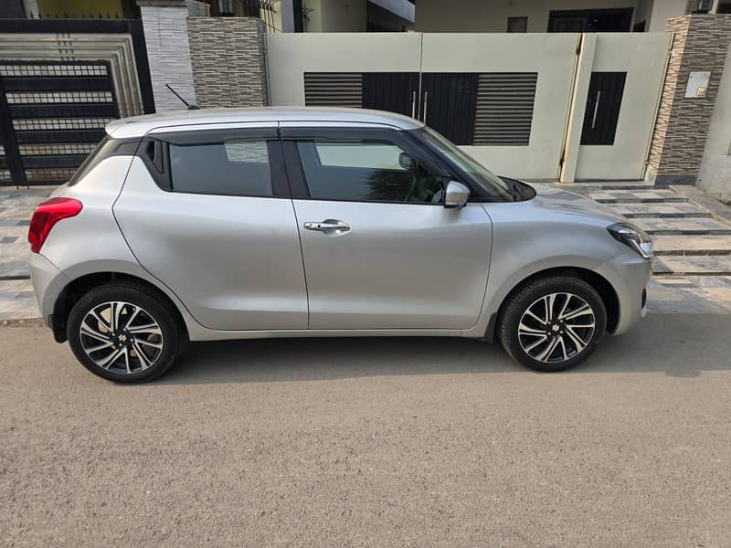 Suzuki Swift GLX Top Variant Brand New Condition 1