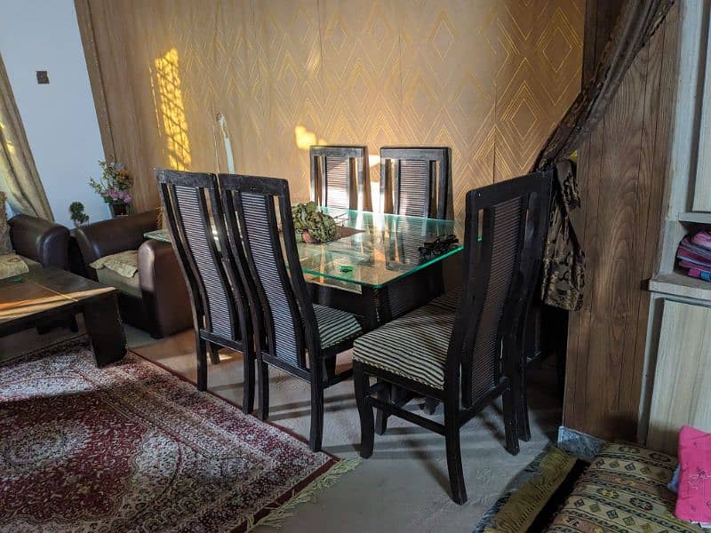 Dining Table with 6 chairs 1