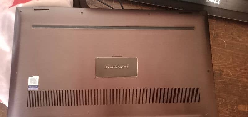 Dell precision 5530 2