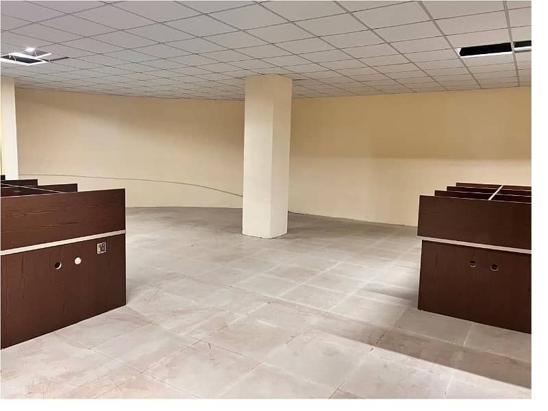 Investment Corridor And Builders Proudly Offer Area 1200 Square Feet Corporate Office Available For Rent in Main Boulevard Road Gulberg 3 Lahore 4