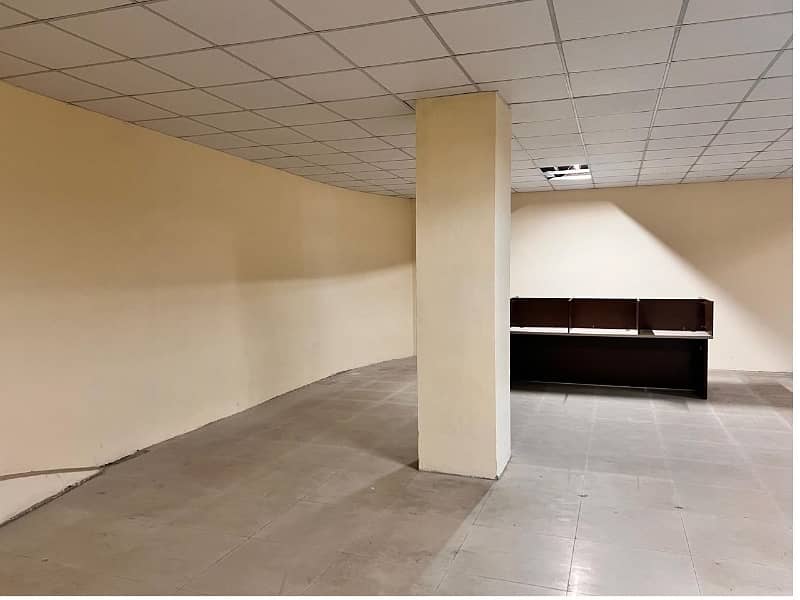 Investment Corridor And Builders Proudly Offer Area 1200 Square Feet Corporate Office Available For Rent in Main Boulevard Road Gulberg 3 Lahore 6