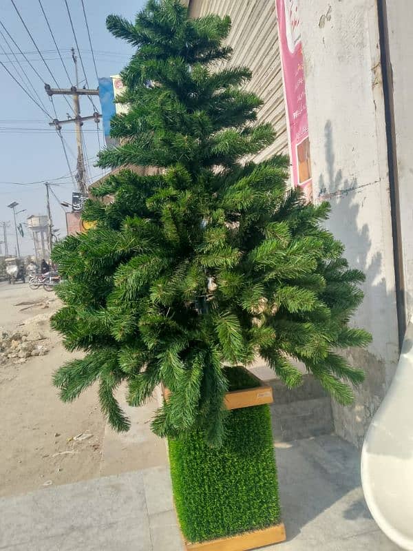 Beautiful Christmas Tree/Decoration Plant 0