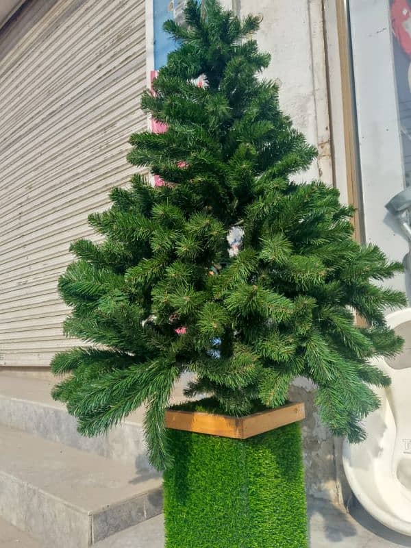 Beautiful Christmas Tree/Decoration Plant 1