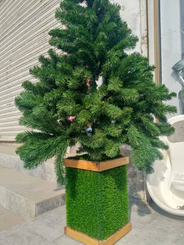 Beautiful Christmas Tree/Decoration Plant 2