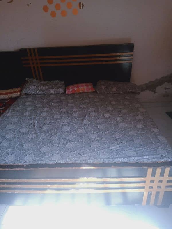 Wooden Bed in Good condition 2