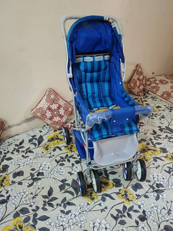 Baby pram (like new) 0