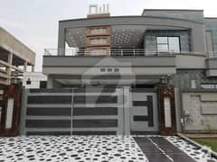 1 CANAL LUXURY HOUSE IN GUJRANWALA URGENT SALE