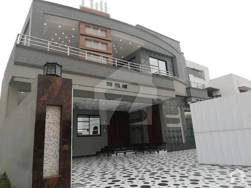 1 CANAL HOUSE IN DC Colony GUJRANWALA for URGENT SALE 3