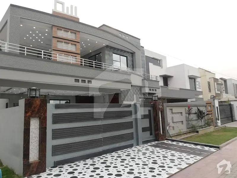 1 CANAL HOUSE IN DC Colony GUJRANWALA for URGENT SALE 5