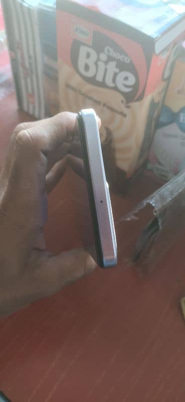 Vivo v27e 10/10 condition 4