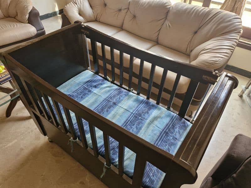 High quality solid wood baby sleeping cot 3