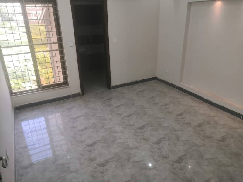 10 Marla upper portion available for rent in LDA AVENUE 14