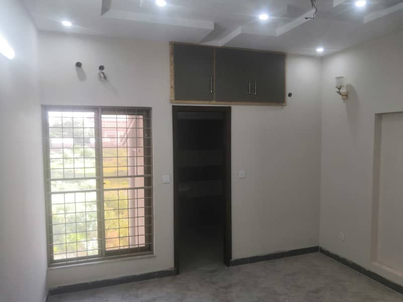 10 Marla upper portion available for rent in LDA AVENUE 16