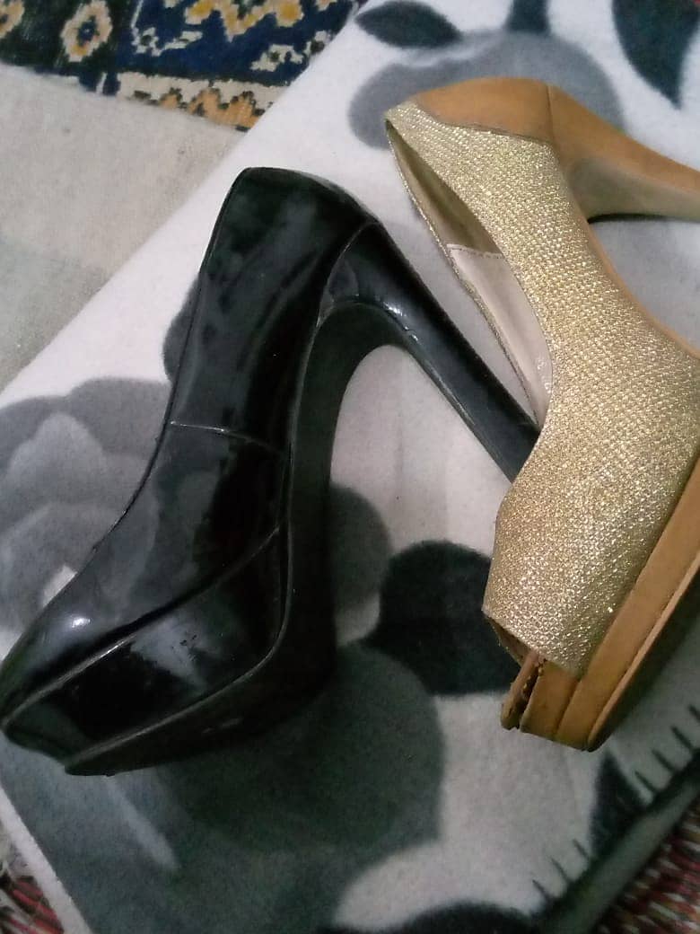 Black Elacko Golden Heel 0