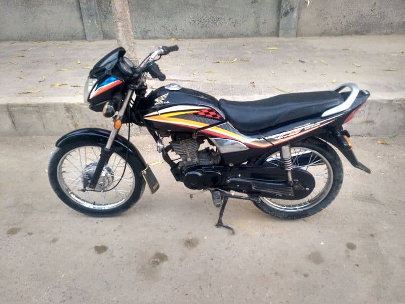 Honda Dream 125 2014 0