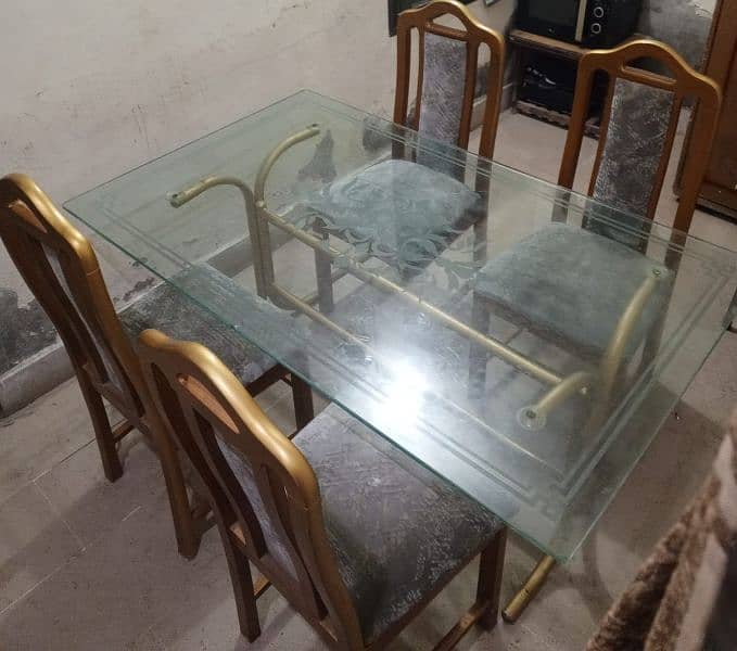 The dining table is in very good condition like new 0