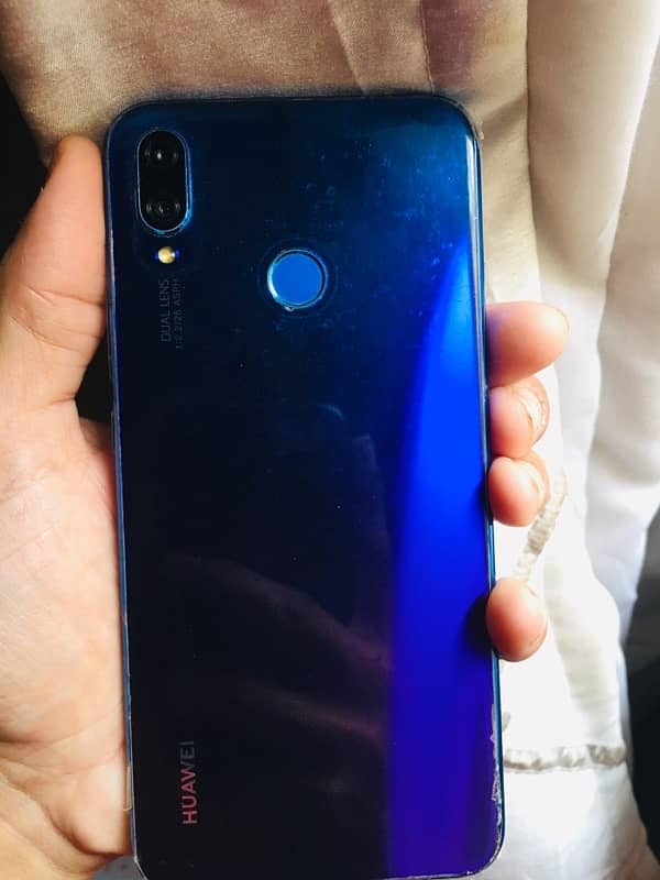 Huawei nova 3i 0