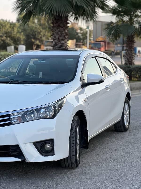 Toyota Altis Grande 2016 1