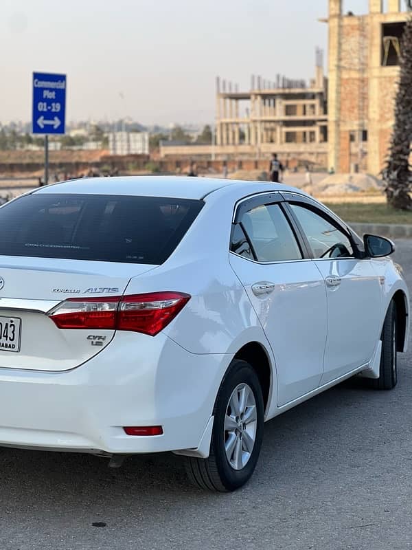 Toyota Altis Grande 2016 3