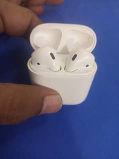 Apple AirPods with Charging Case (2nd Generation)