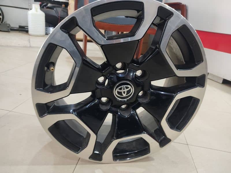 Hilux 2024 used Alloy wheels 0