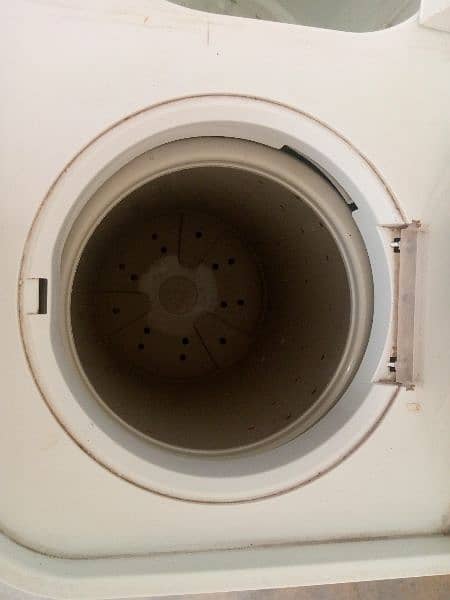 Haier Washing & Dryer Machine 3