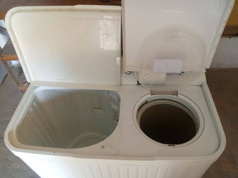 Haier Washing & Dryer Machine 4