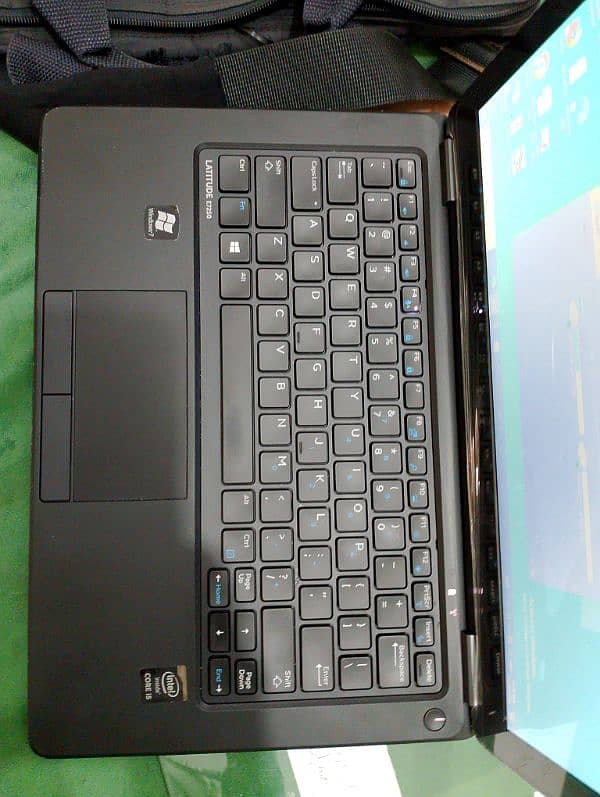 laptop in good condition 3