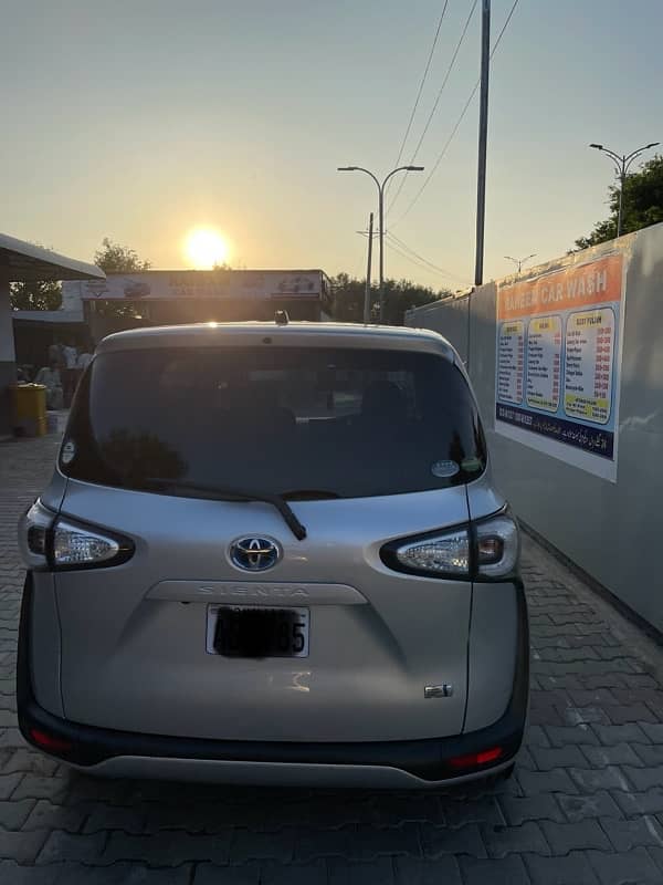 Toyota Sienta 2018 3