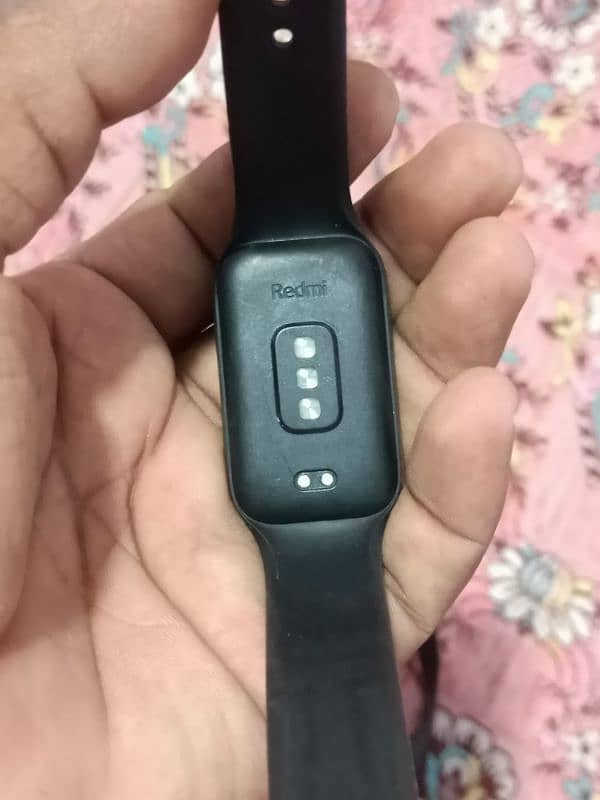 Radmi aur Mi ki hai dono k charger nh hai 3