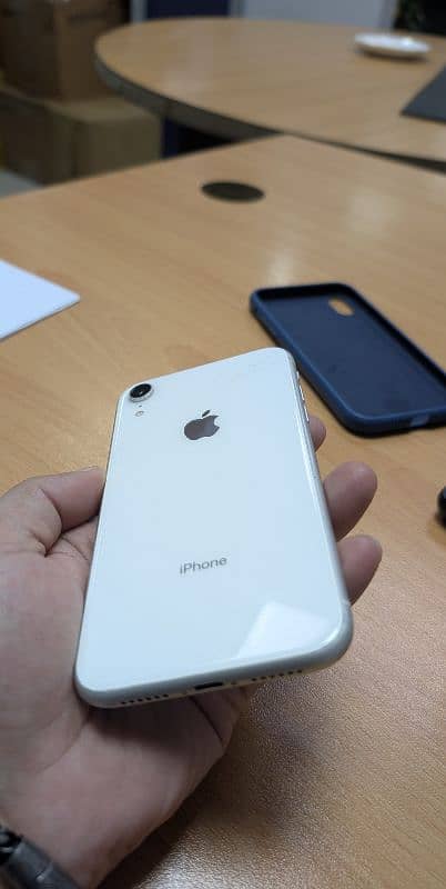 iPhone Xr - 64Gb 1