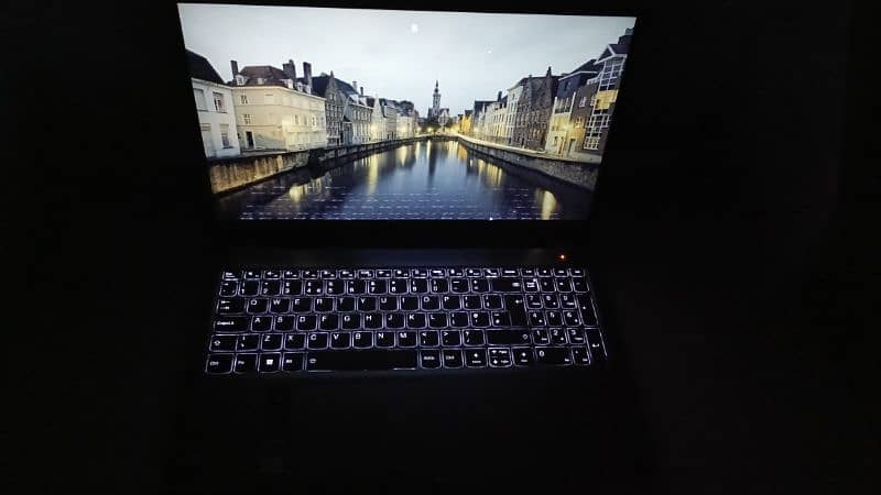 Lenovo IdeaPad Slim 3 15IRH8 i5-13420H 2