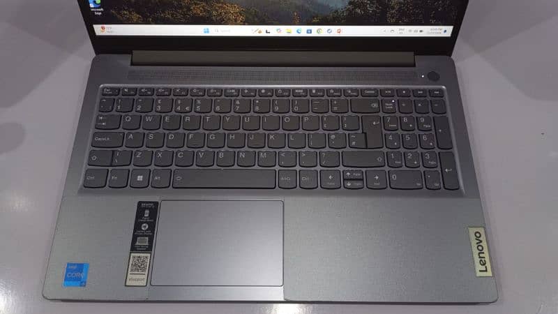 Lenovo IdeaPad Slim 3 15IRH8 i5-13420H 4