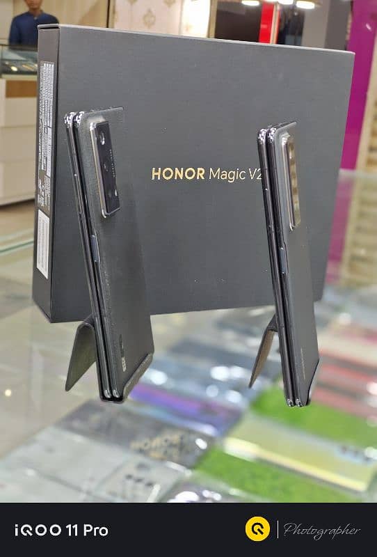 Honor Magic V2 2