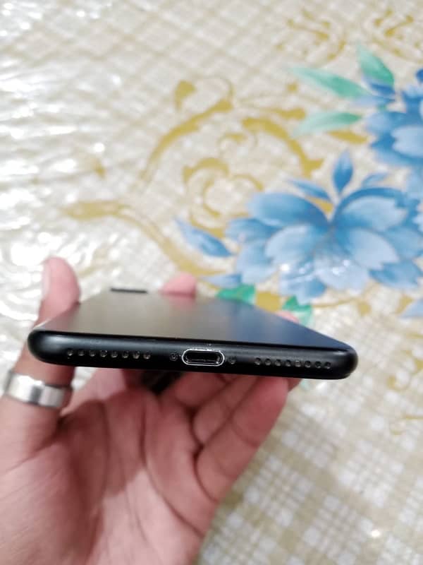 iphone 7 Plus non PTA. 3 months sim time. 4