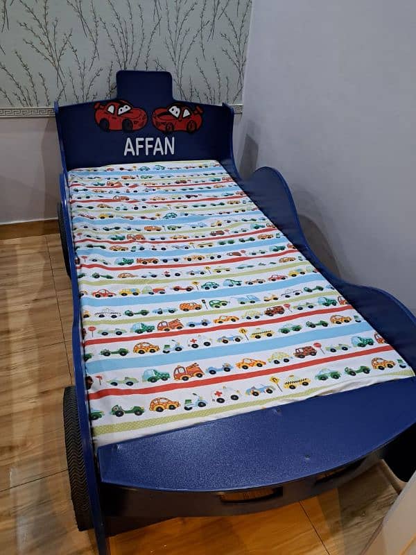 kids wooden bed with mattres. 9.5/10 0