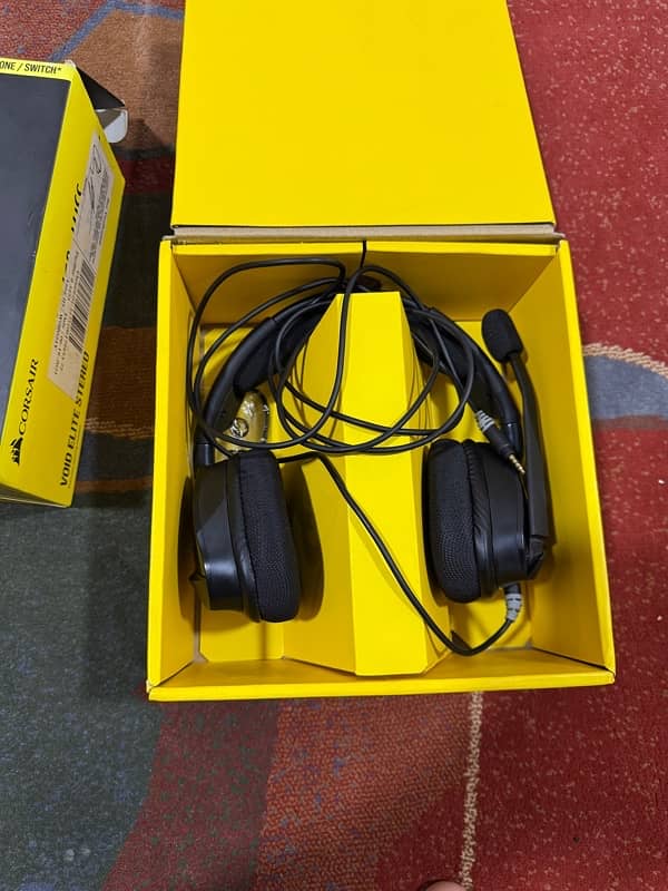 CORSAIR VOID ELITE HEADPHONES 1