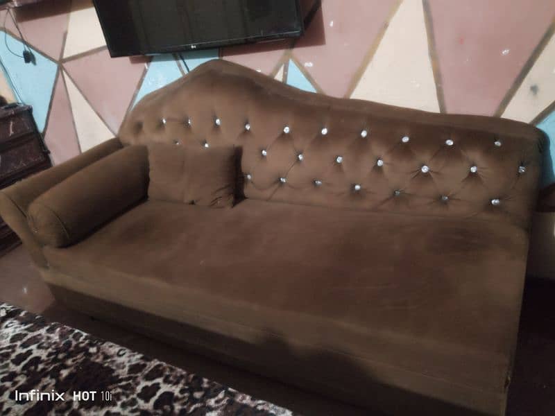 3 seater dewan sofa 0