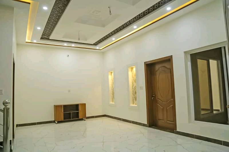 1 KANAL HOUSE AVAIALBLE FOR SALE IN DHA LHAORE 6