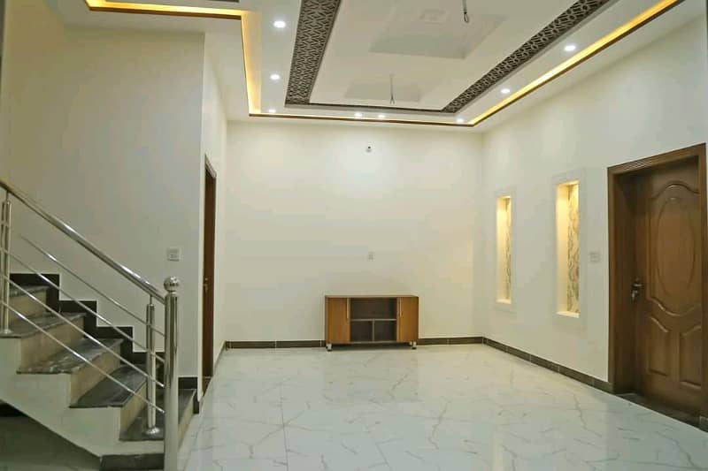 1 KANAL HOUSE AVAIALBLE FOR SALE IN DHA LHAORE 8