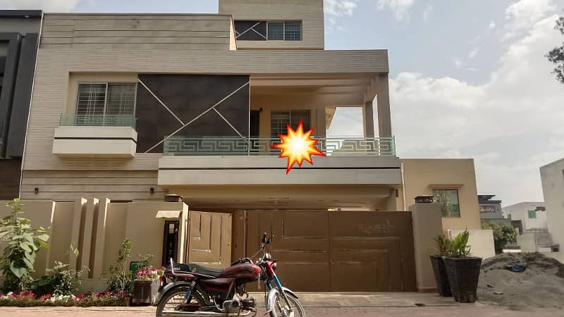 10 Marla Upper Portion For Rent in Bahria Town Lahore 0