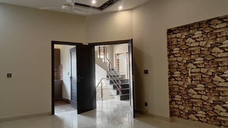 10 Marla Upper Portion For Rent in Bahria Town Lahore 8